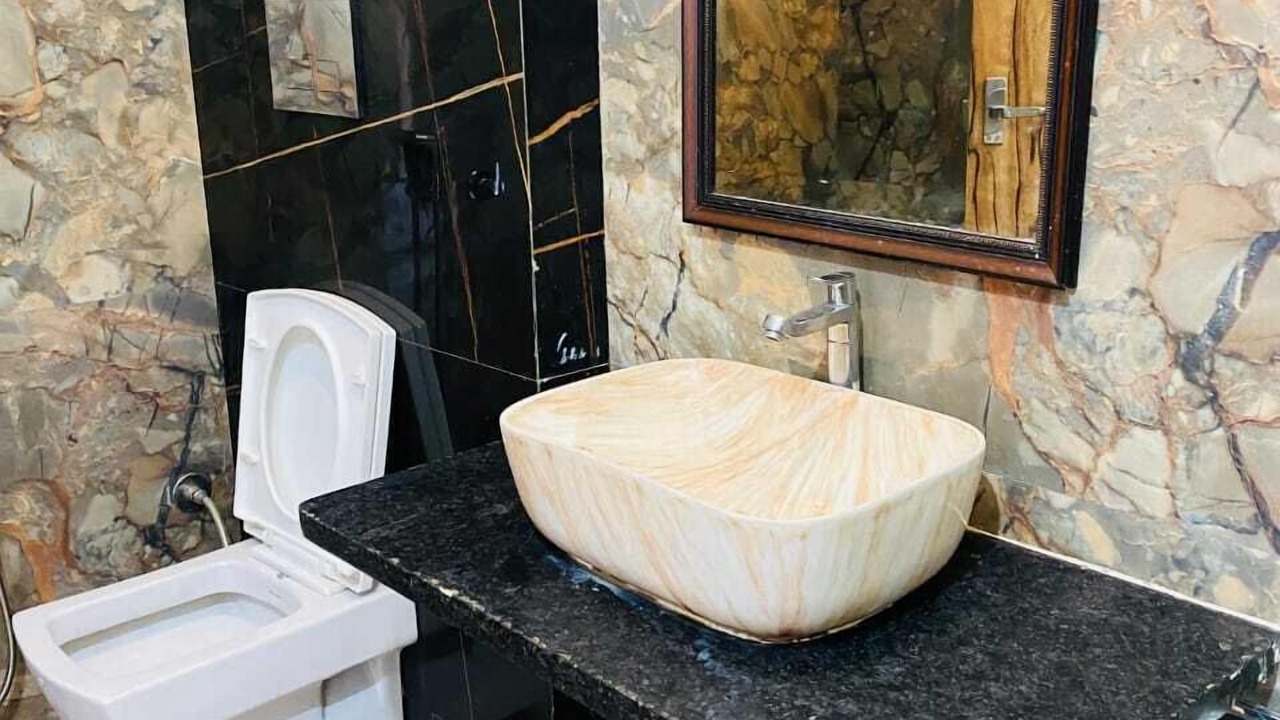 Photo of Bathroom in Maheshwar