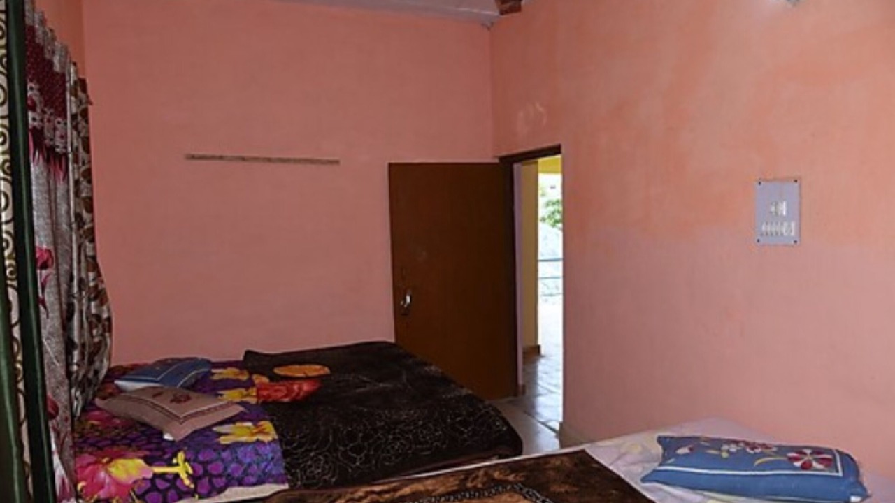 Photo of Bedroom in Chamoli