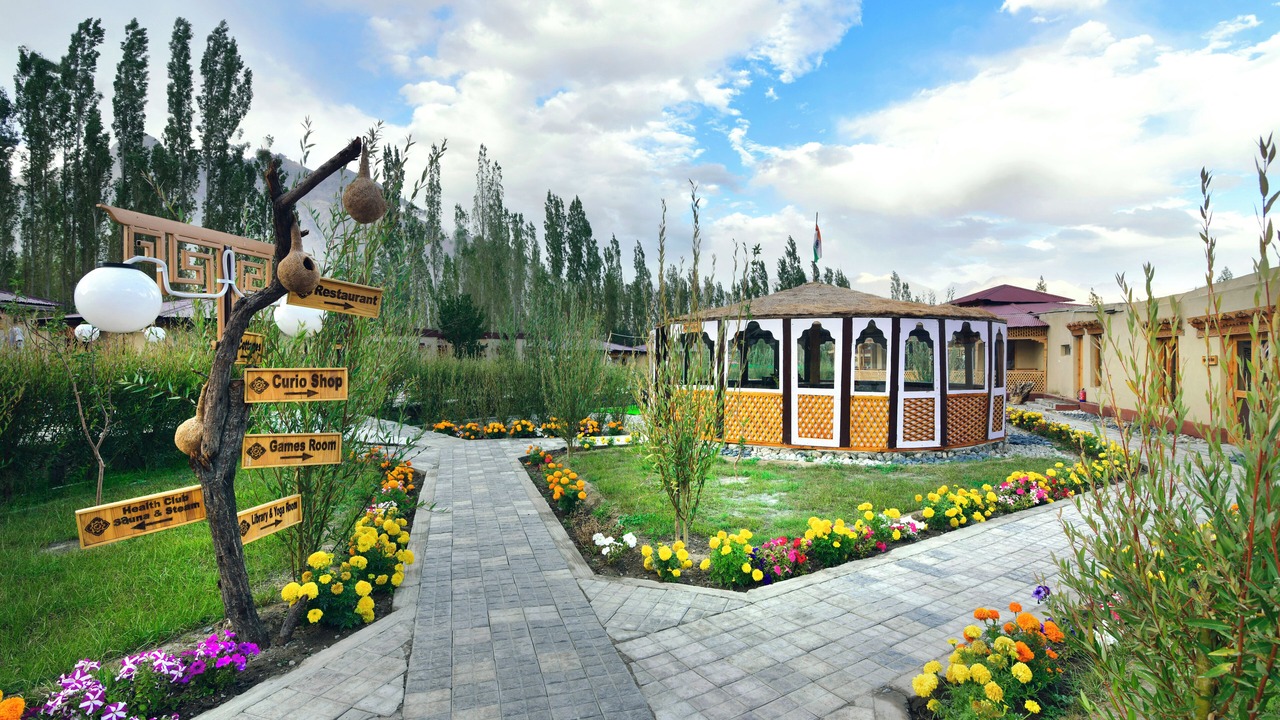 Photo of Outdoor in Hunder