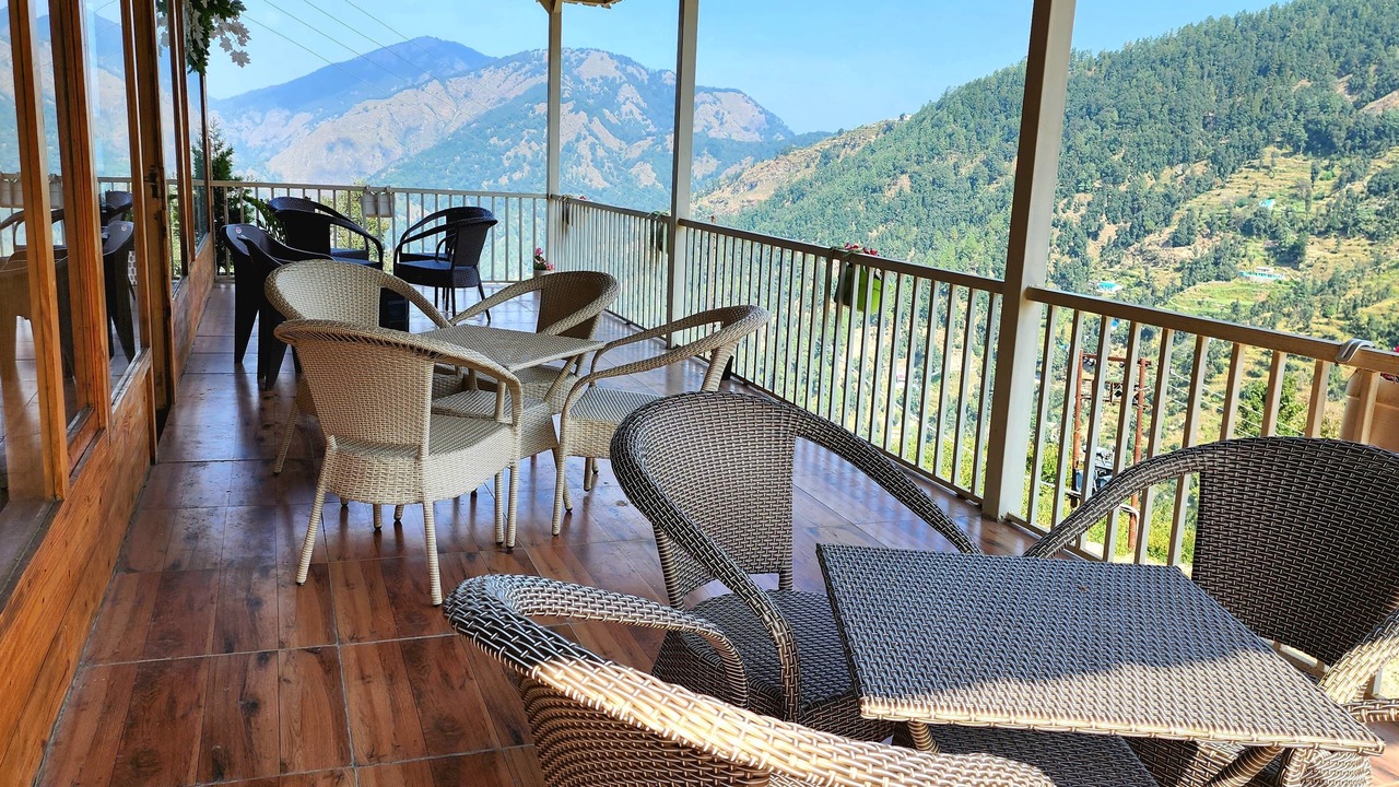 Photo of Patio Balcony in Naina Range