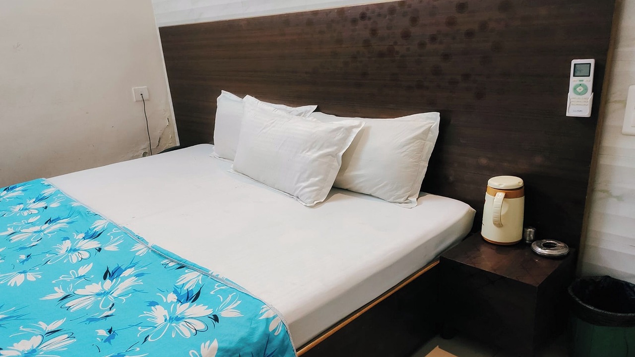 Photo of Bedroom in Sindhi Camp