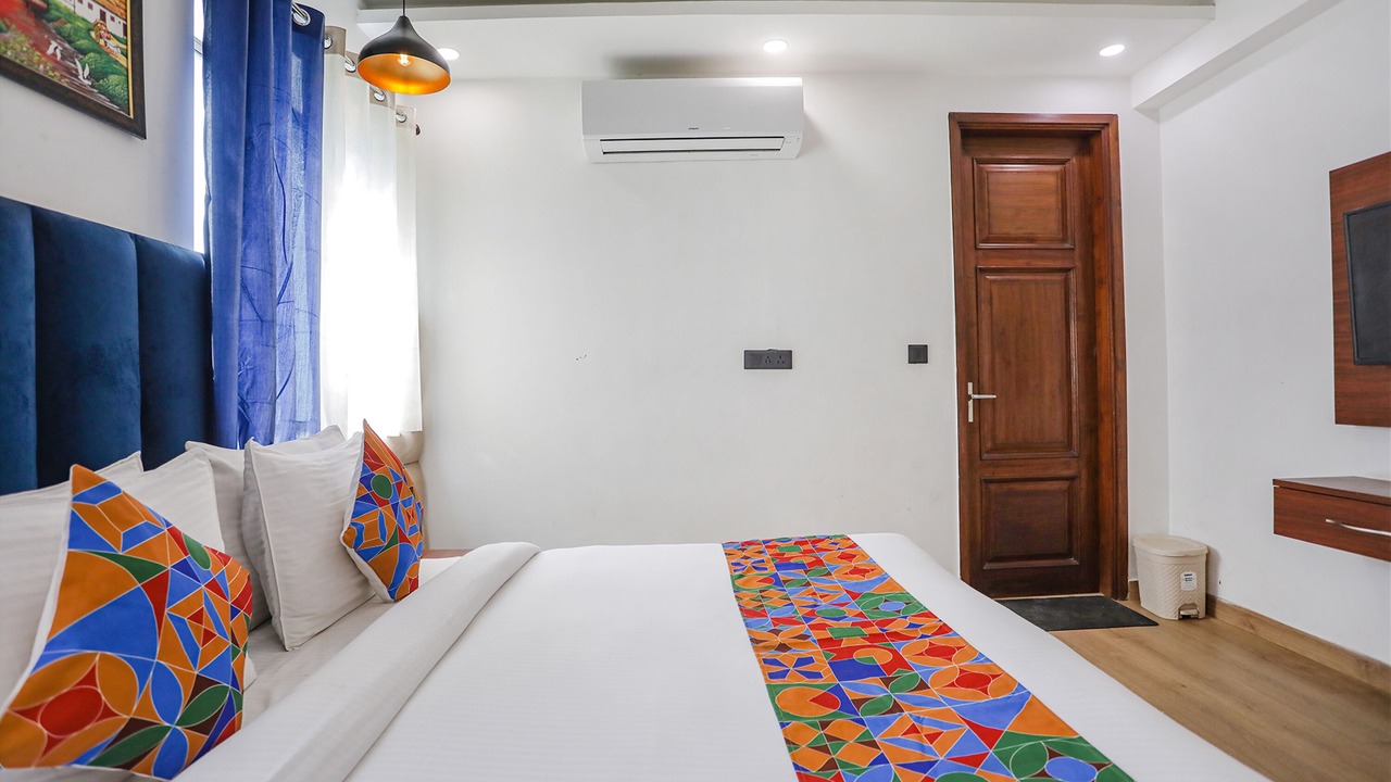 Photo of Bedroom in Kalkaji
