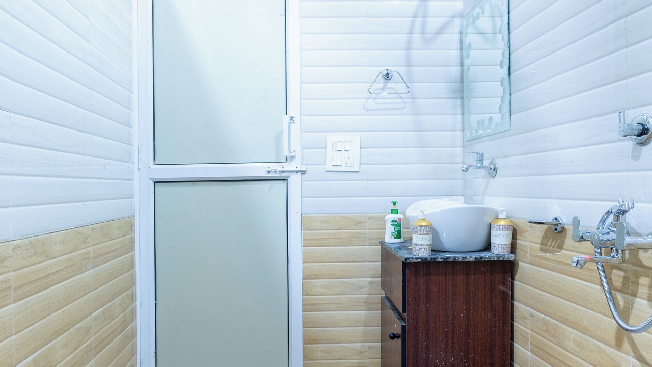 Photo of Bathroom in Sona Nadi Range