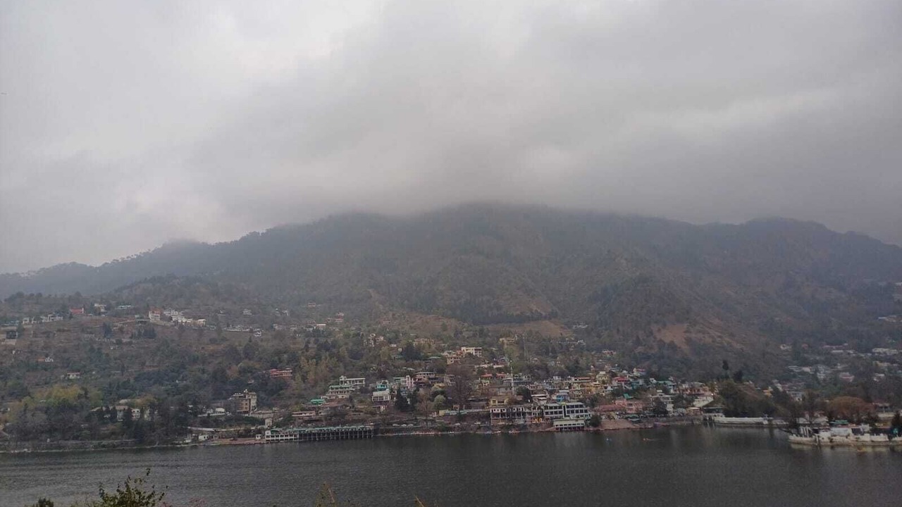 Photo of Bedroom in Bhimtal