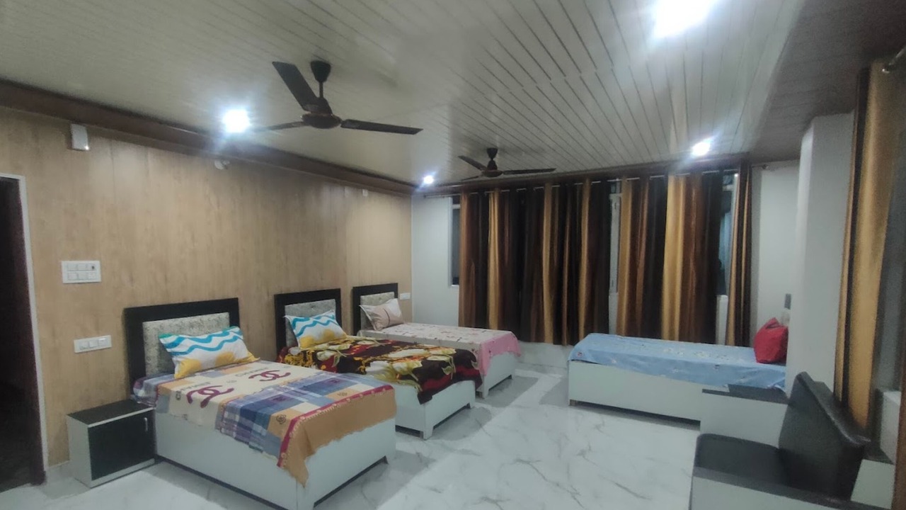 Photo of Bedroom in Chamoli