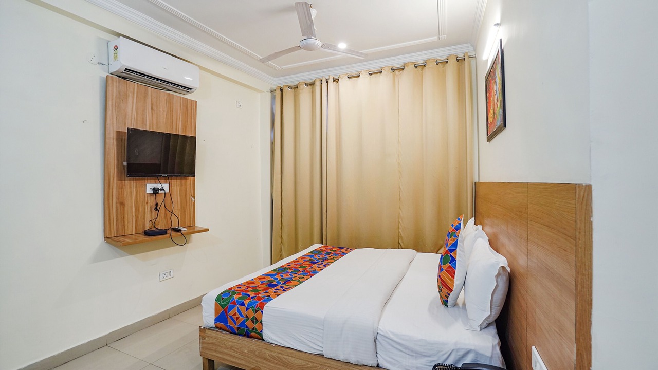 Photo of Bedroom in Sector 62