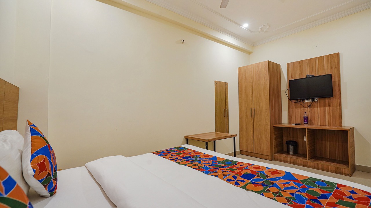 Photo of Bedroom in Sector 62