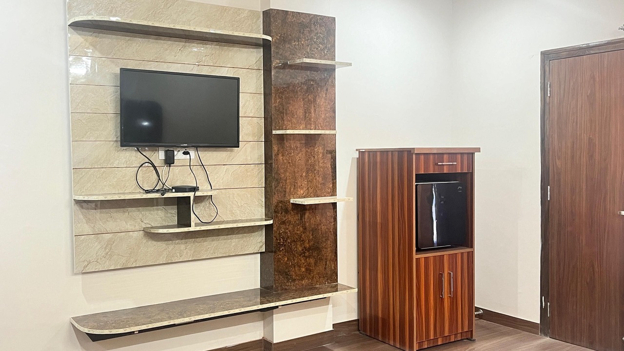 Photo of Others in Theog