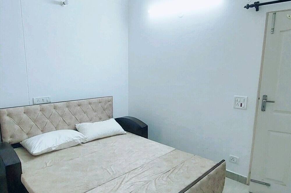 Photo of Bedroom in Kumarhatti