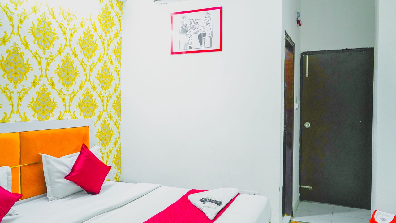 Photo of Bedroom in Sector 70