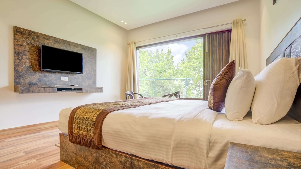 Photo of Bedroom in Lansdowne