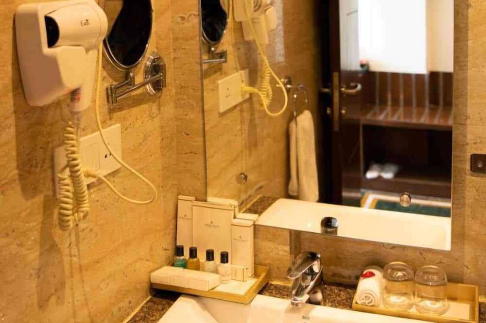 Photo of Bathroom in Kufri