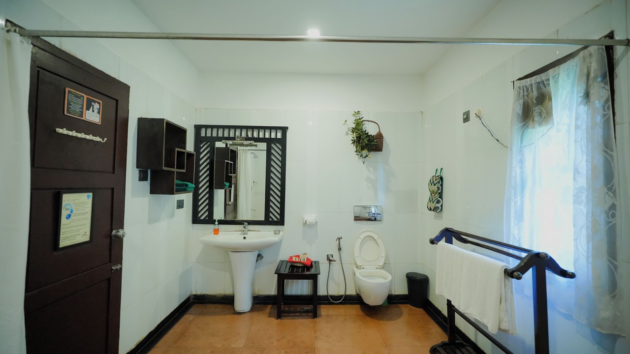 Photo of Bathroom in Antharasanthe