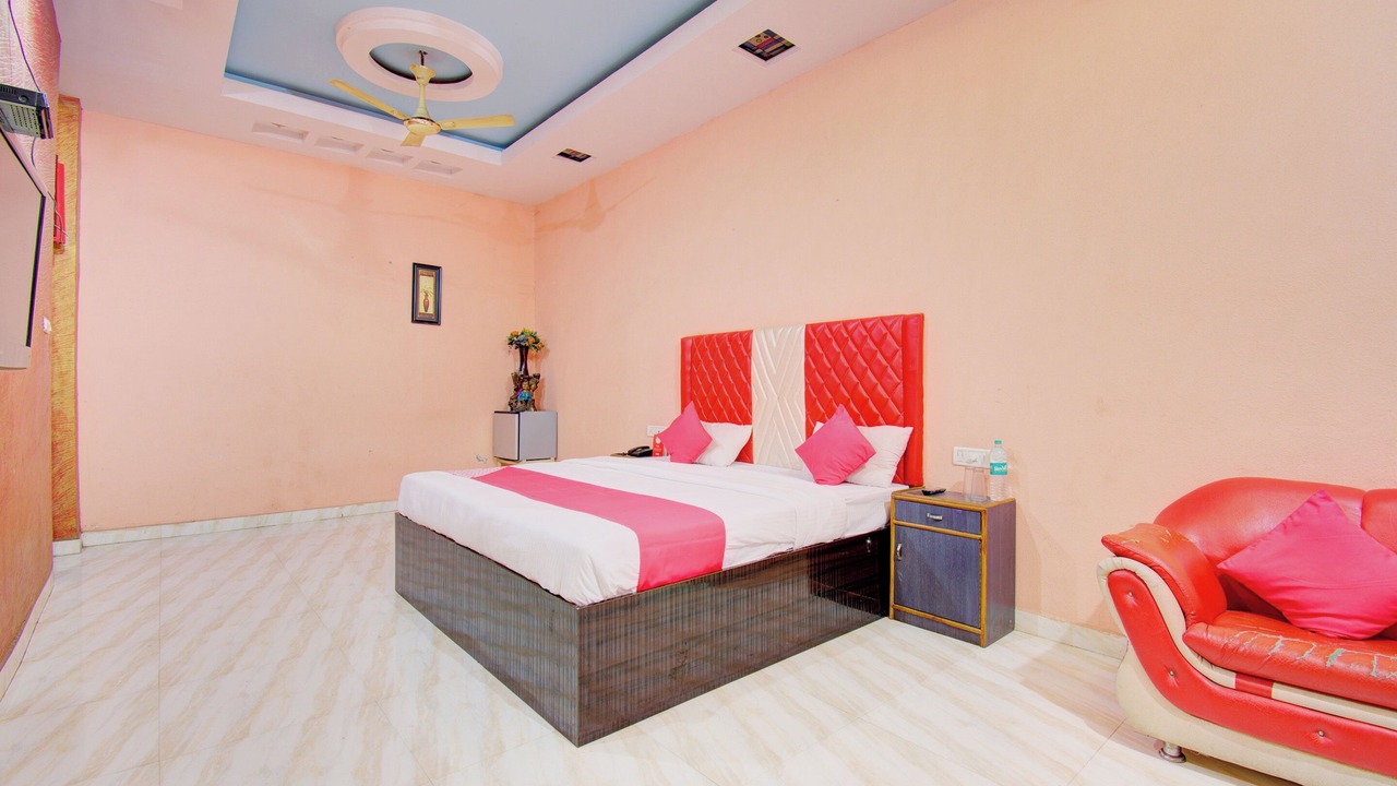 Photo of Bedroom in Daulatabad
