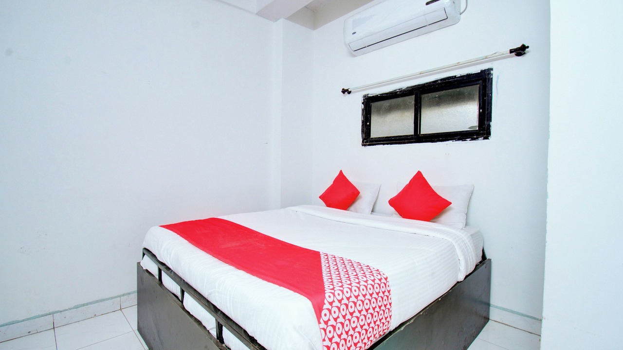 Photo of Bedroom in Daulatabad