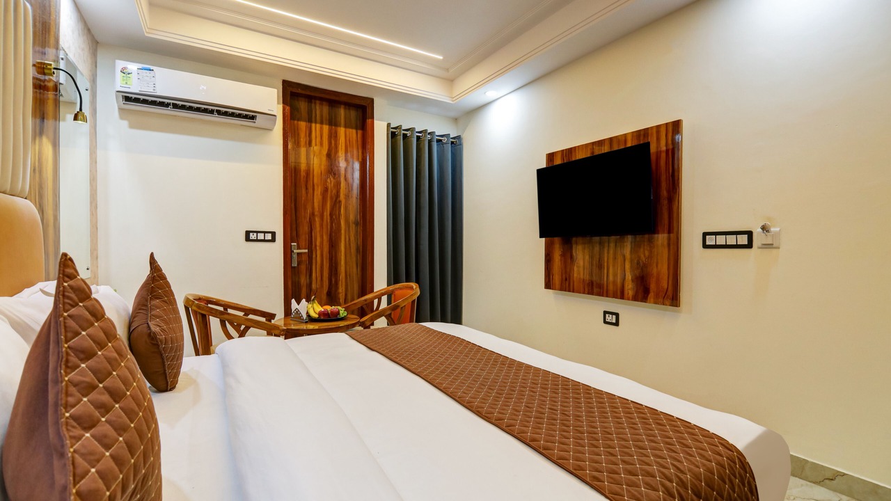 Photo of Bedroom in Mahipalpur Extension