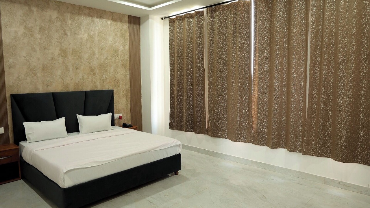 Photo of Bedroom in Khatima