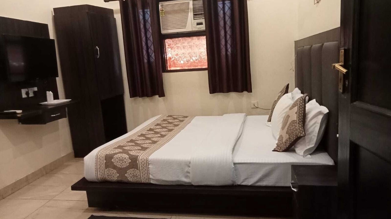 Photo of Bedroom in Dehradun