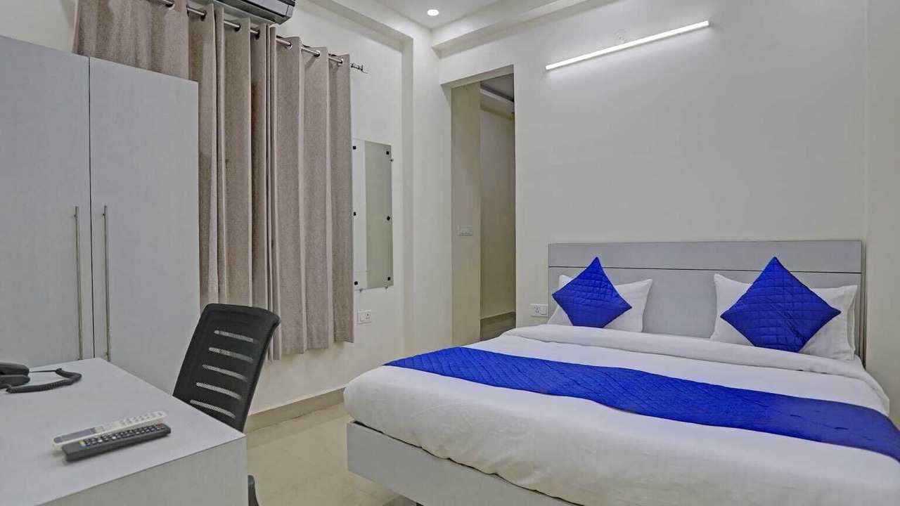 Photo of Bedroom in Sector 70