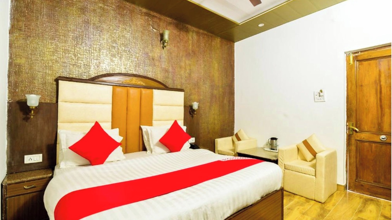 Photo of Bedroom in Taj Ganj