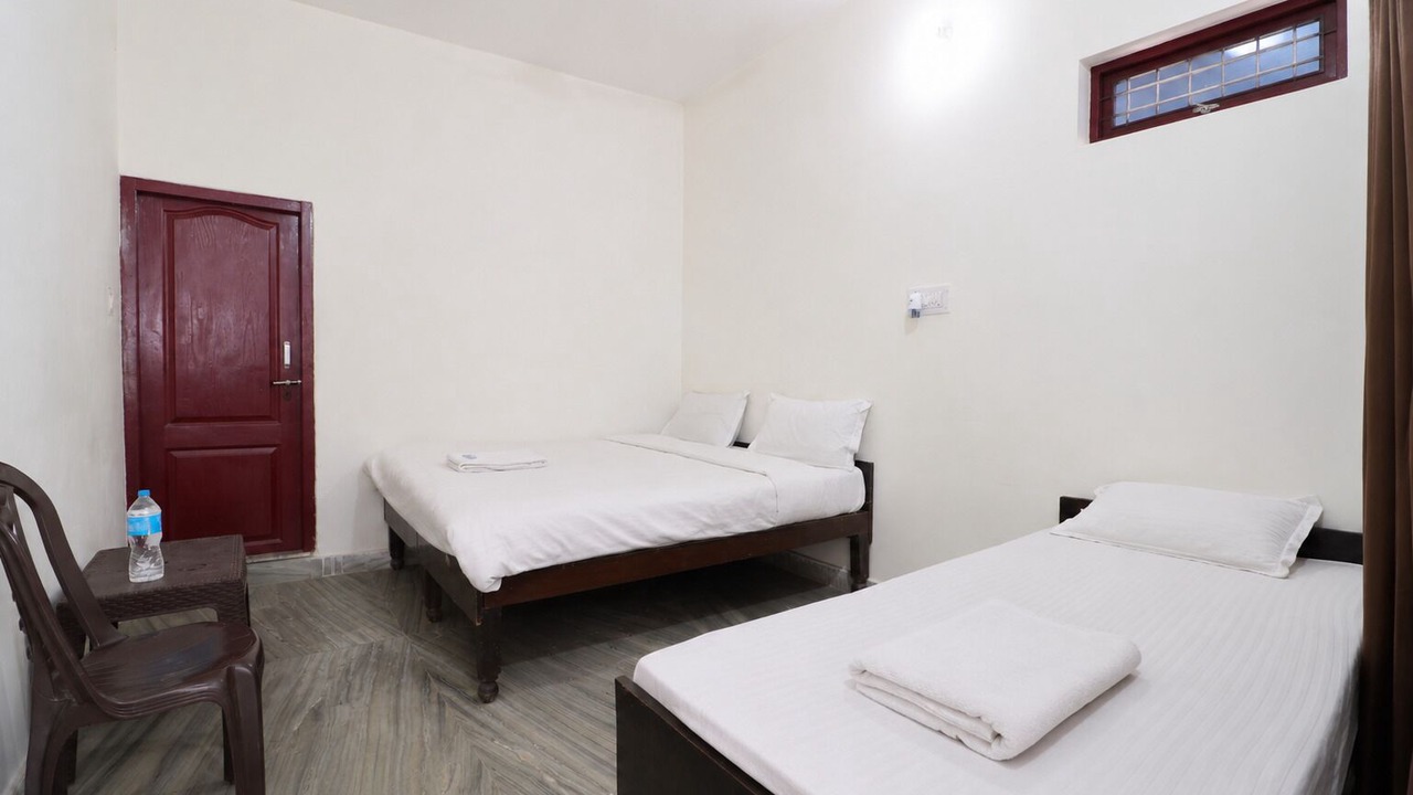 Photo of Bedroom in Narainkoti