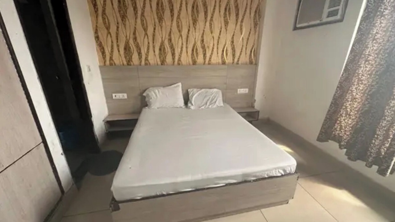 Photo of Bedroom in Azadpur