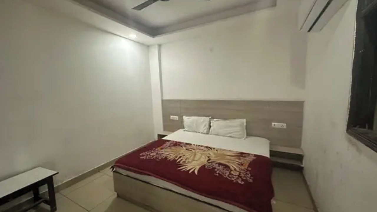 Photo of Bedroom in Azadpur