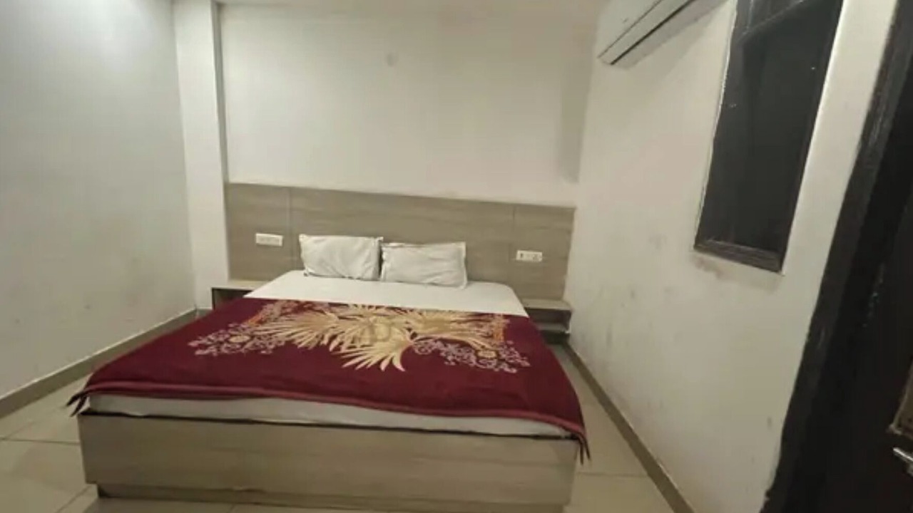 Photo of Bedroom in Azadpur