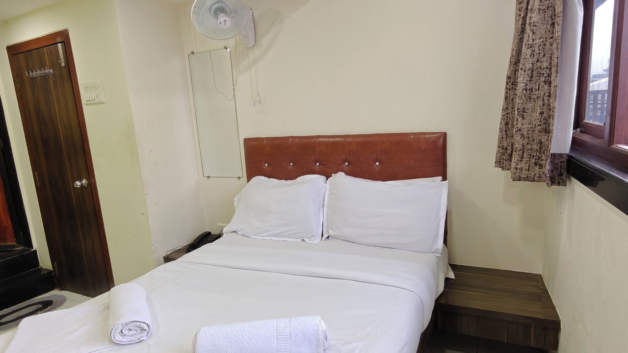 Photo of Bedroom in Dadar East