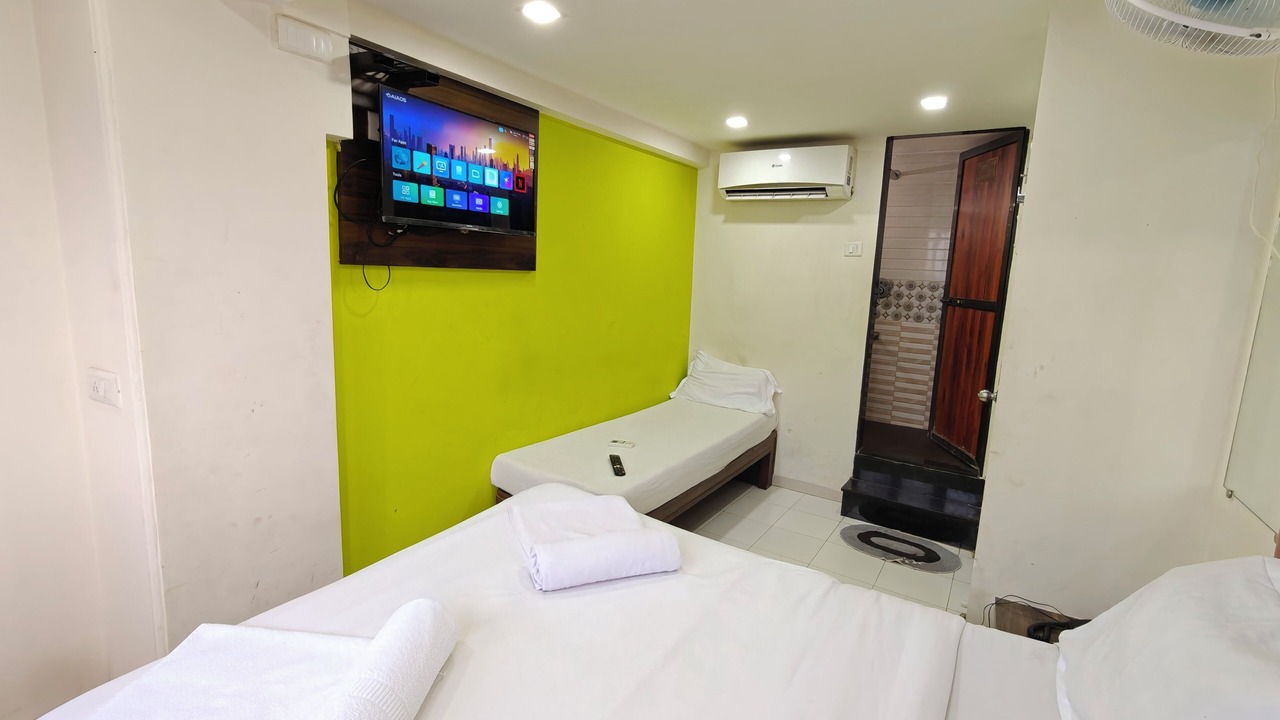 Photo of Bedroom in Dadar East