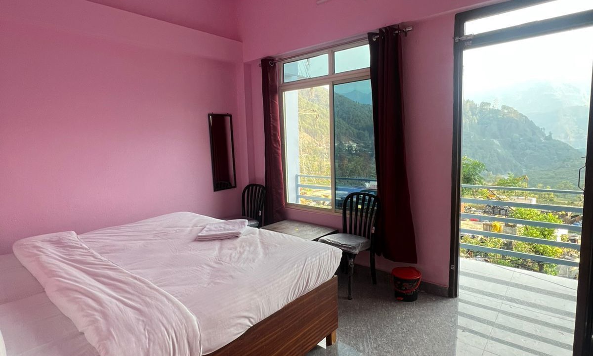 Photo of Bedroom in Karnaprayag