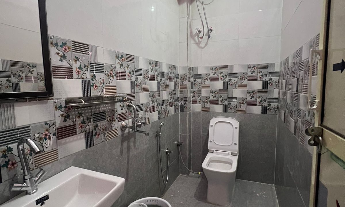 Photo of Bathroom in Karnaprayag