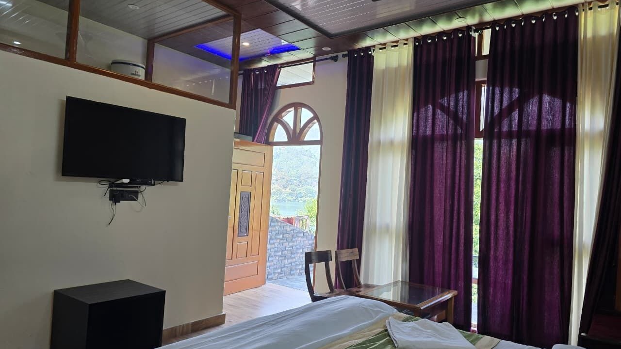 Photo of Bedroom in Naukuchiyatal
