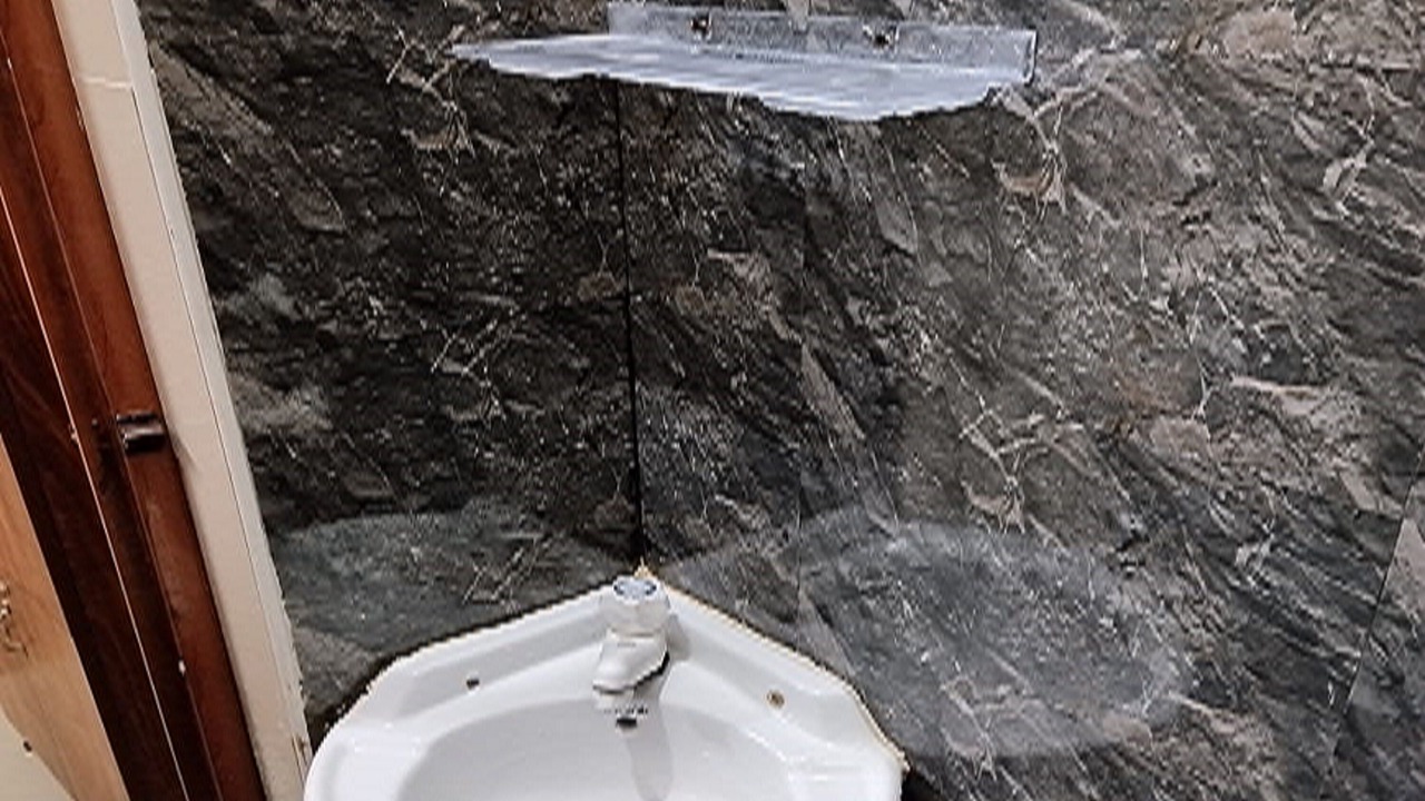 Photo of Bathroom in Koyambedu