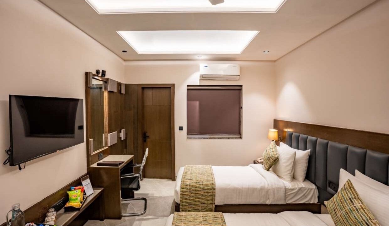 Photo of Bedroom in Taj Ganj