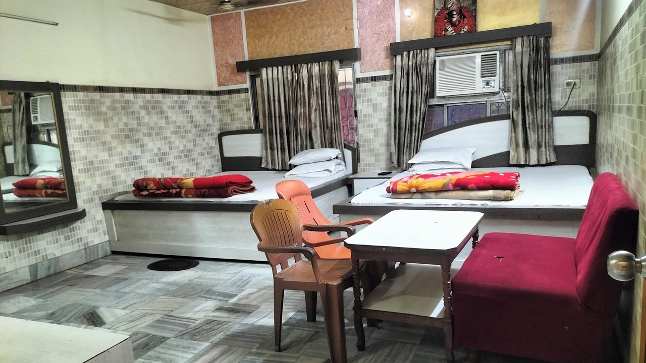 Photo of Bedroom in Tarapith