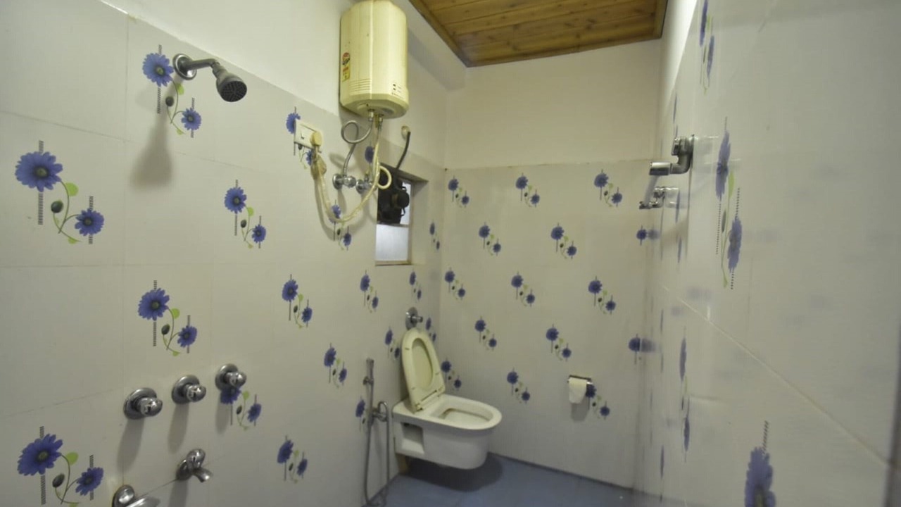 Photo of Bathroom in Neora