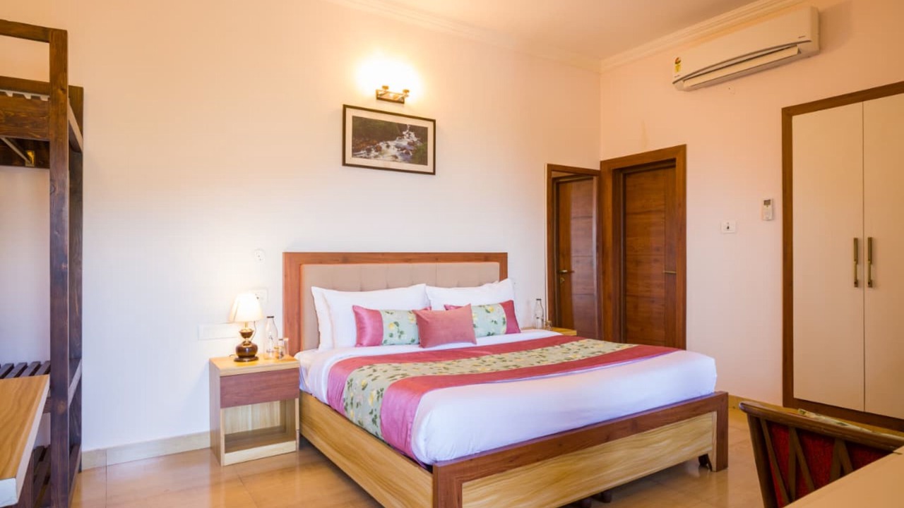 Photo of Bedroom in Kasauli