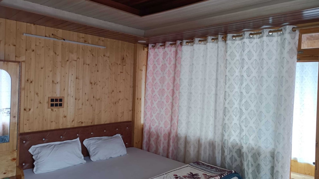 Photo of Bedroom in Chitkul