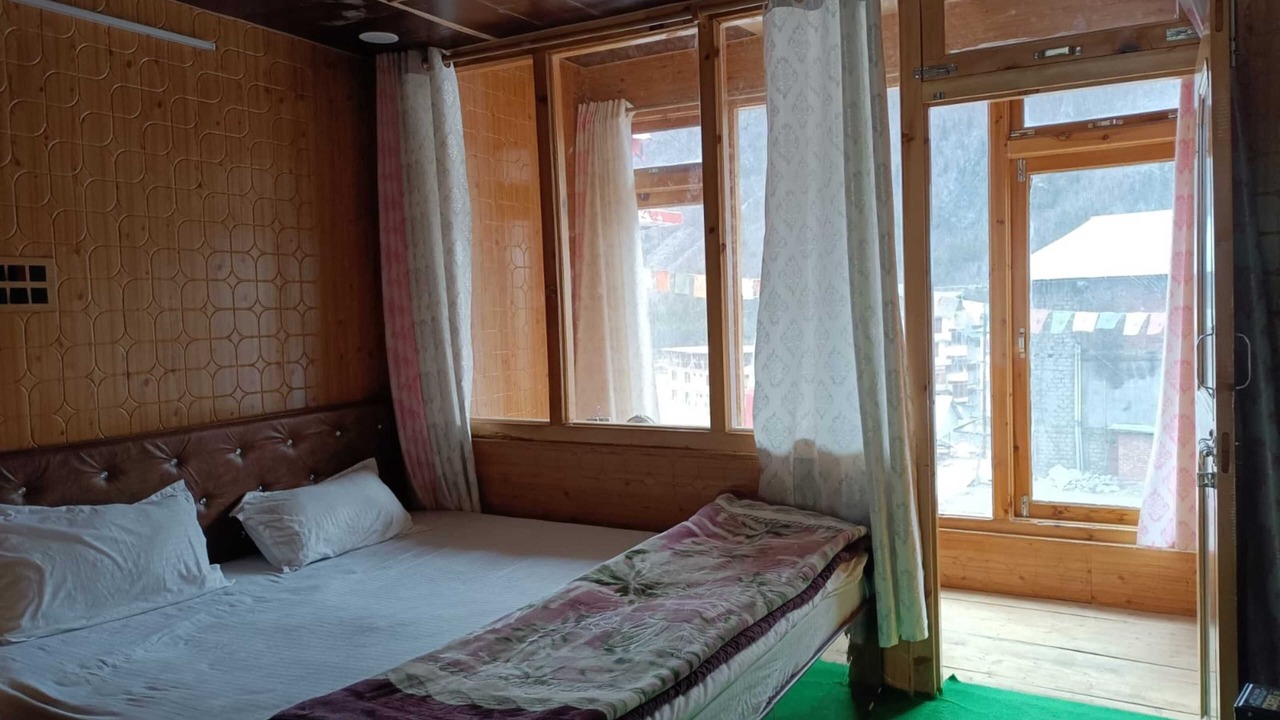 Photo of Bedroom in Chitkul