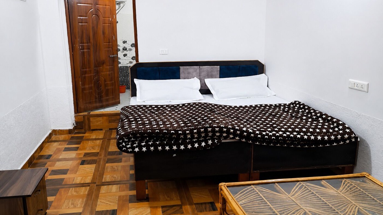 Photo of Bedroom in Guptkashi