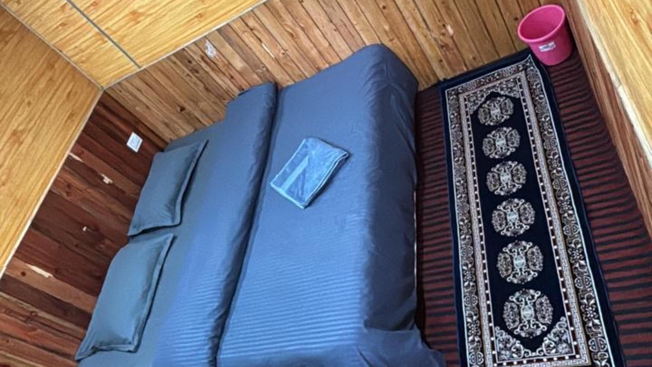 Photo of Bedroom in Jibhi