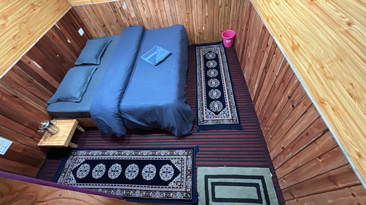 Photo of Bedroom in Jibhi