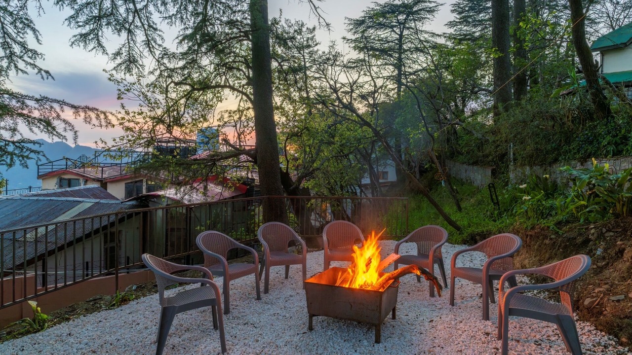 Photo of Outdoor in Knollswood