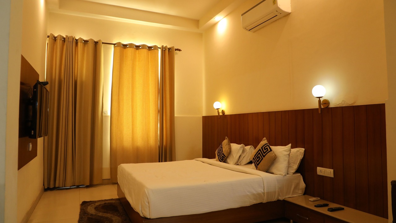 Photo of Bedroom in Jharmari