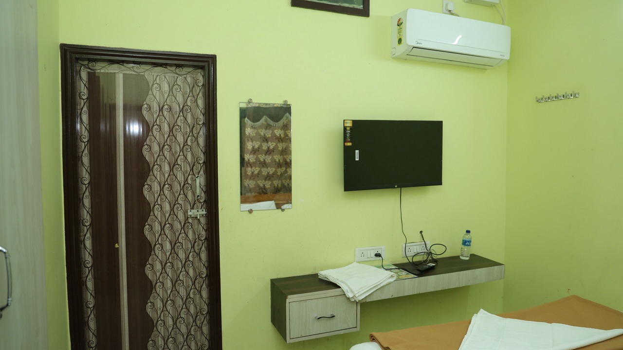Photo of Bedroom in Tiruvannamalai