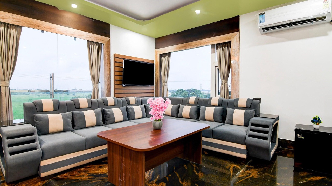 Photo of Bedroom in Madanpur
