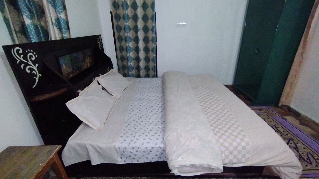 Photo of Bedroom in Uttarkashi