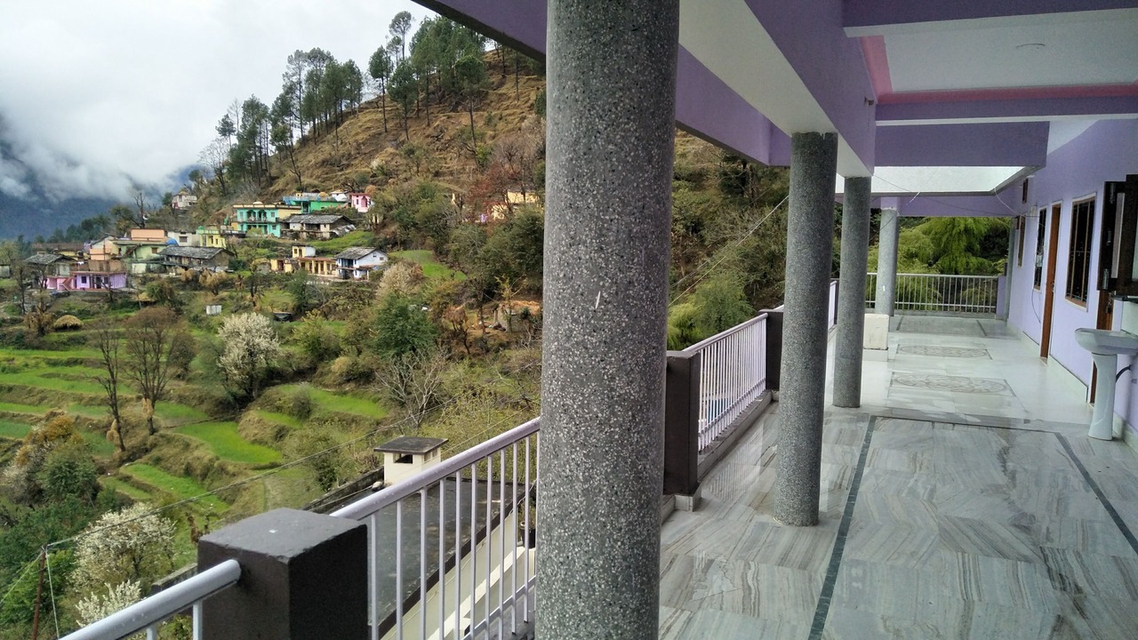 Photo of Patio Balcony in Uttarkashi