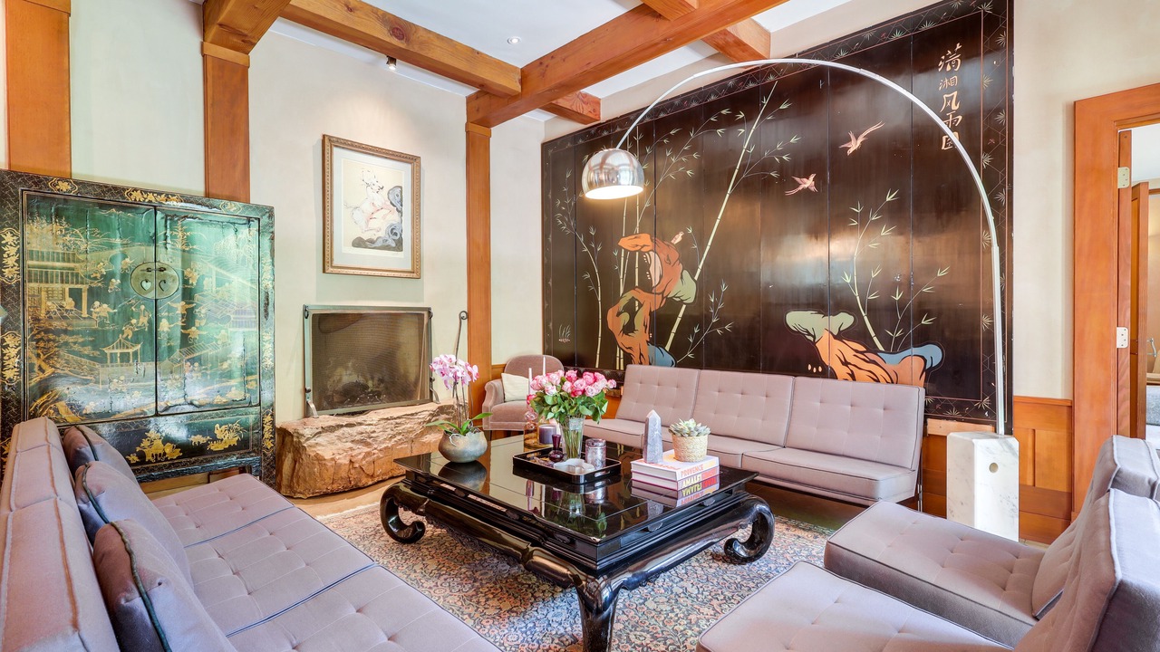 Photo of Livingroom in South Capitol